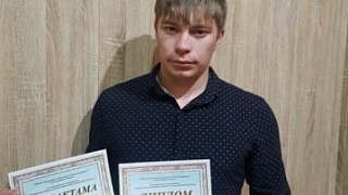 Студент специальности 1201000 «Техническое обслуживание, ремонт и эксплуатация автомобильного транспорта» Федоренко Роман – 1 место на Межгосударственном конкурсе «Лучший по профессии «Автомеханик», г. Семей, 2015 г.